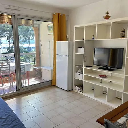 Climatise Avec Terrasse Et Garage - 4 Couchages, St Raphael - Fr-1-226a-180 Апартаменты Сен-Рафаэль