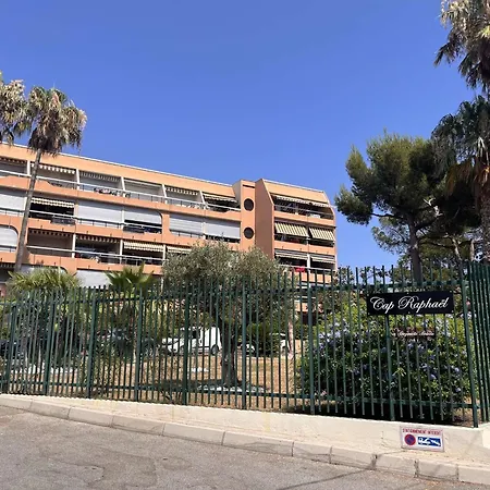 Daire Climatise Avec Terrasse Et Garage - 4 Couchages, St Raphael - Fr-1-226a-180 *