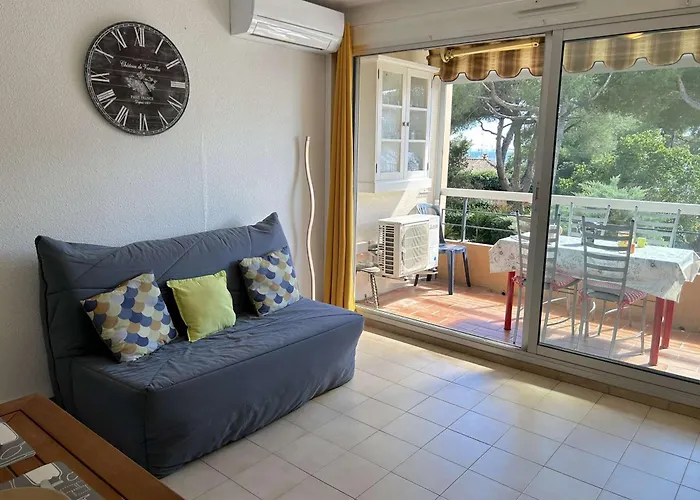 Climatise Avec Terrasse Et Garage - 4 Couchages, St Raphael - Fr-1-226a-180
