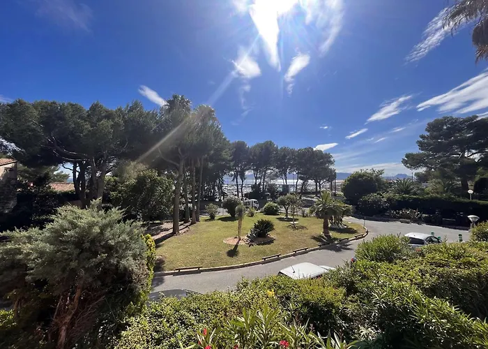 Climatise Avec Terrasse Et Garage - 4 Couchages, St Raphael - Fr-1-226a-180 Daire *