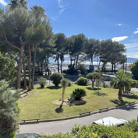 Climatise Avec Terrasse Et Garage - 4 Couchages, St Raphael - Fr-1-226a-180 Apartment *