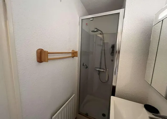 Climatise Avec Terrasse Et Garage - 4 Couchages, St Raphael - Fr-1-226a-180