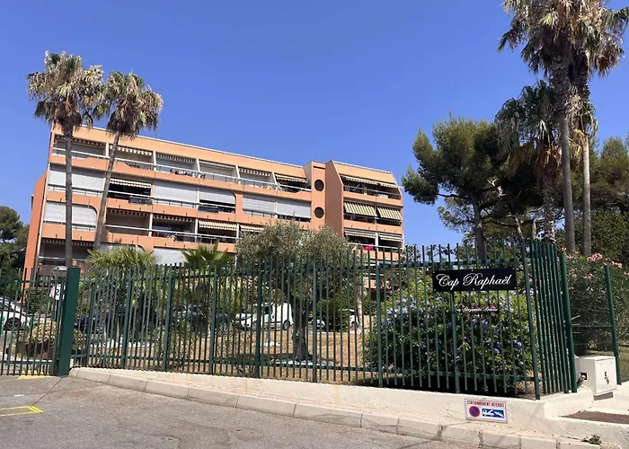 아파트 Climatise Avec Terrasse Et Garage - 4 Couchages, St Raphael - Fr-1-226a-180 *